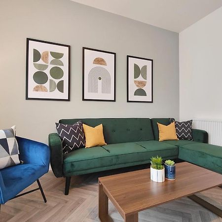 Villa Stott House - Bright Spacious Townhouse 15 Minutes To Central Manchester With Free Parking Exterior foto