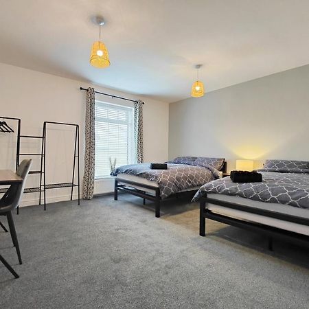 Villa Stott House - Bright Spacious Townhouse 15 Minutes To Central Manchester With Free Parking Exterior foto