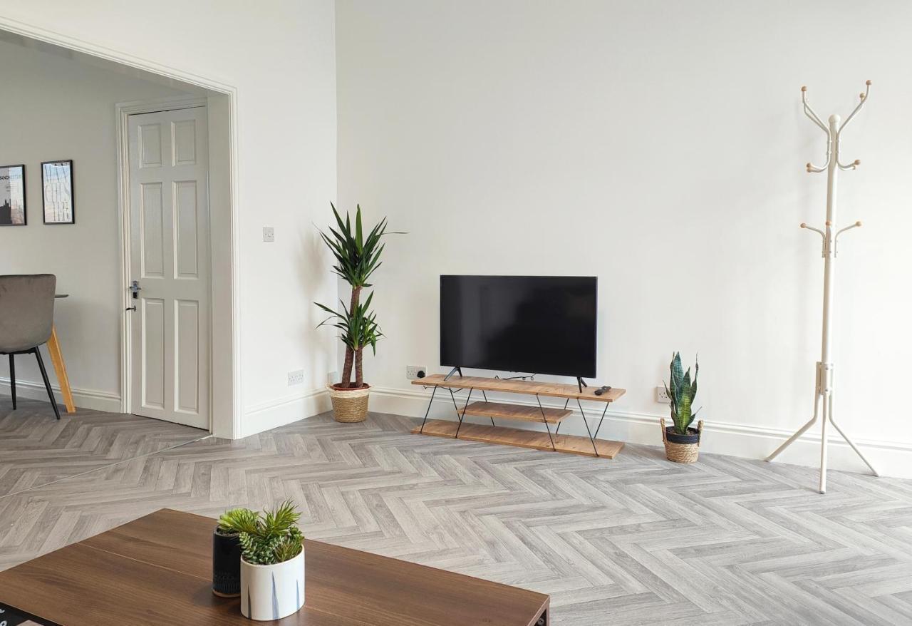 Villa Stott House - Bright Spacious Townhouse 15 Minutes To Central Manchester With Free Parking Exterior foto