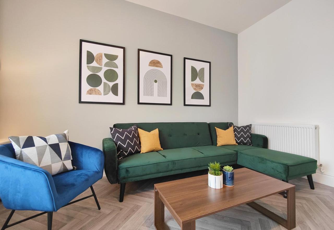 Villa Stott House - Bright Spacious Townhouse 15 Minutes To Central Manchester With Free Parking Exterior foto